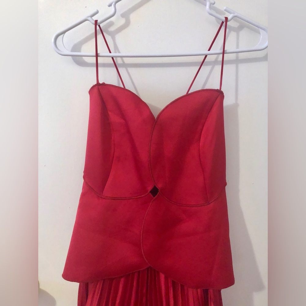 NWT Donnee Par Dieu Red Sleeveless Pleated Prom Lace Up Maxi Dress size L - Picture 3 of 12